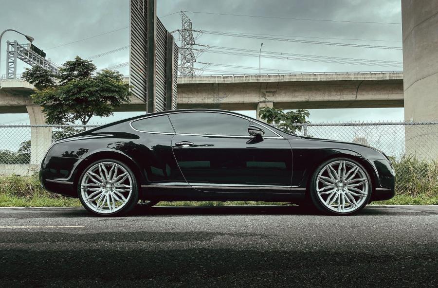  Bentley Continental GT on Premier Edition Wheels (CS10) 2020 года  (фото 2 из 4)